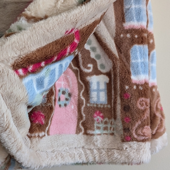 Viral 🎥 Cupcakes and Cashmere Christmas Gingerbread House Throw, Faux Fur - Picture 4 of 9
